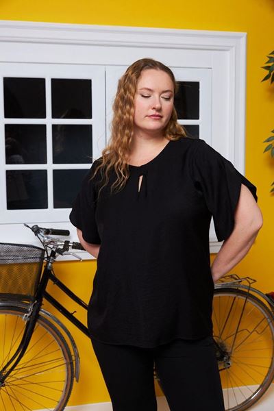 Picture of CURVY GIRL BLACK QUALITY TOP